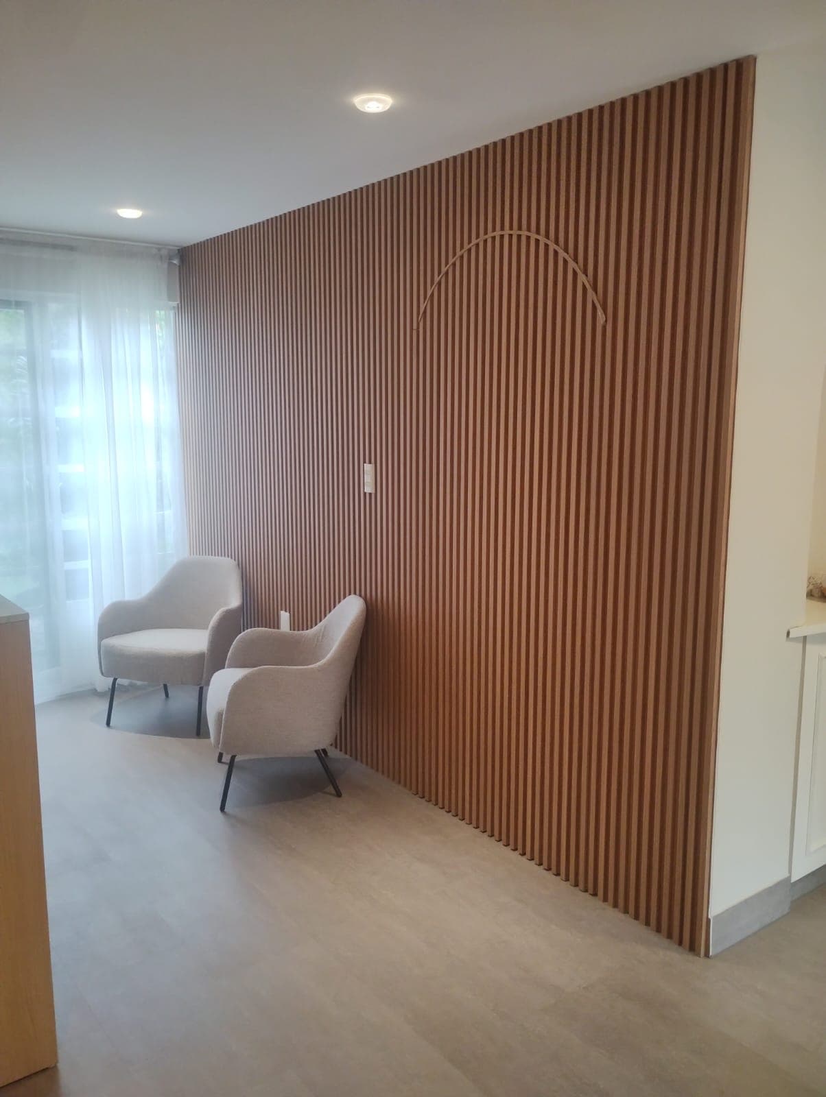 Revestimiento de paredes con listones Lambrin de PVC decorativo - Grupo MV